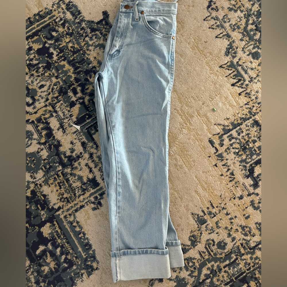 straight leg light wash wranglers! US 28x30